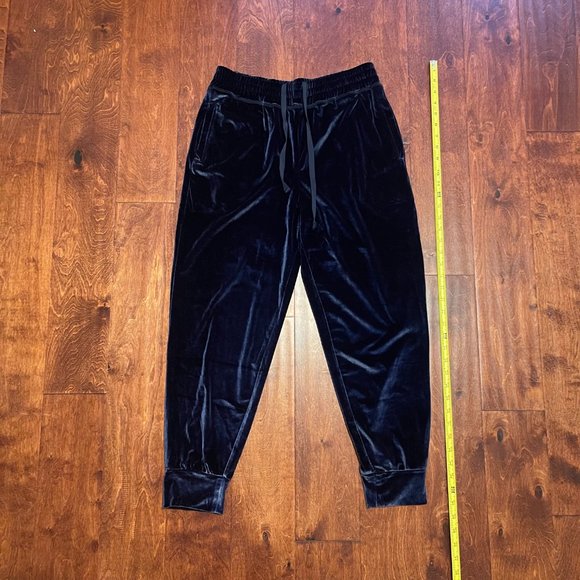 NWT Fabletics Navy Blue Velour Set - Size M - Picture 9 of 12